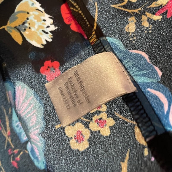 EUC Disney x Lauren Conrad x Snow White Collection Floral Top Size Small - Picture 4 of 6